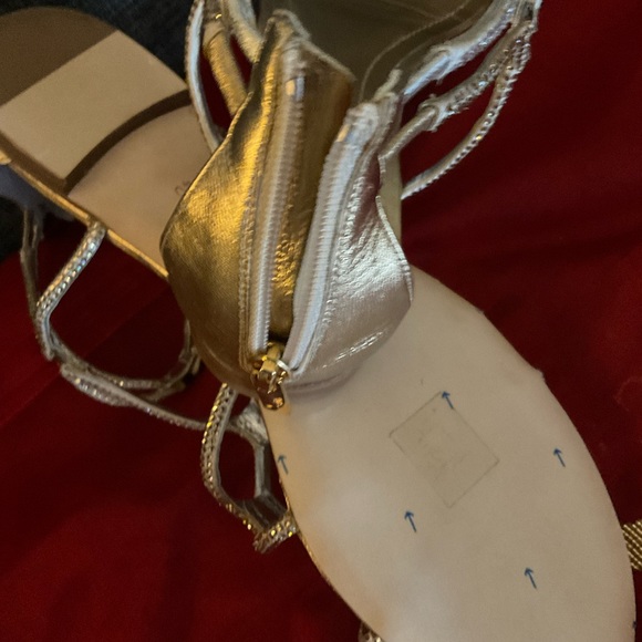 NEW RENE CAOVILLA 40 jeweled crystal gladiator sandals, gold and silver 9.5 flat - Picture 7 of 11